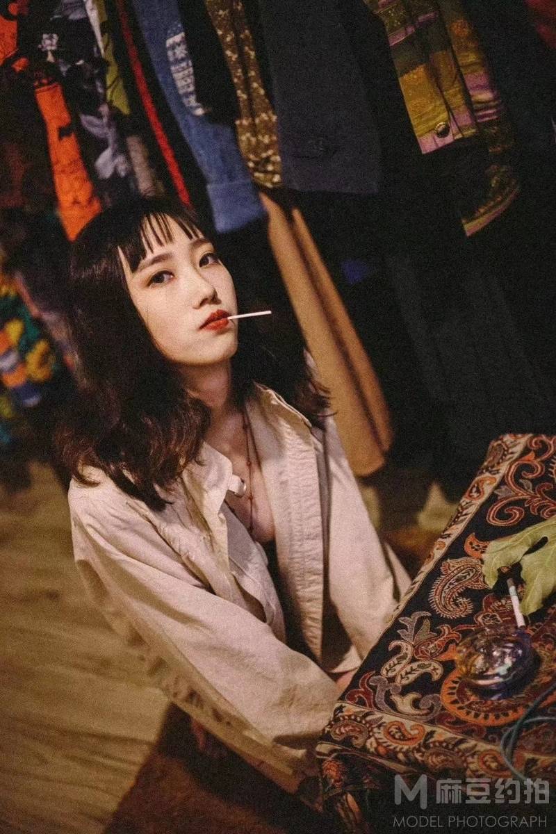 情绪模特