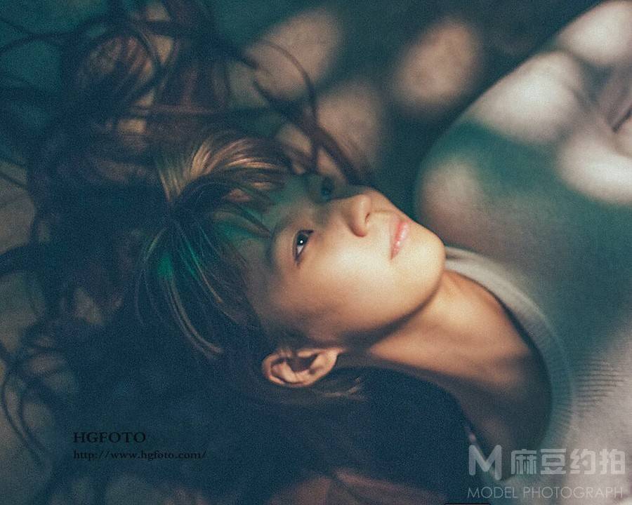 情绪模特