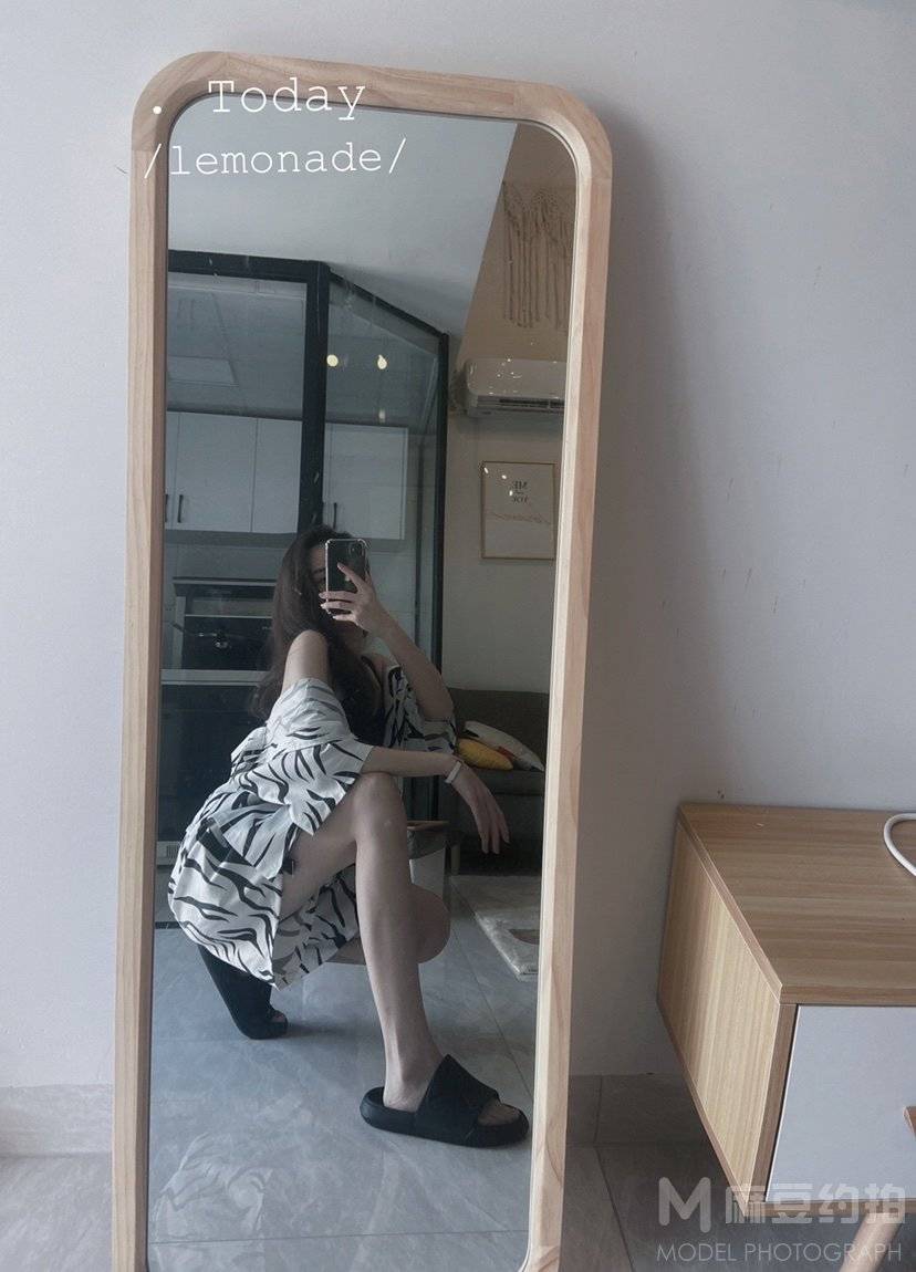 黑白模特