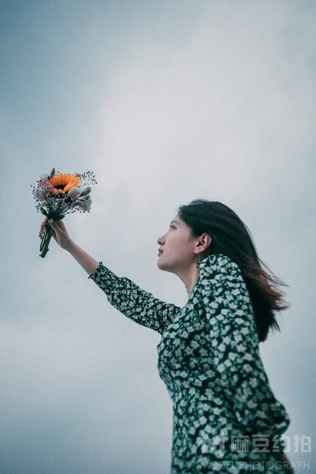 情绪模特