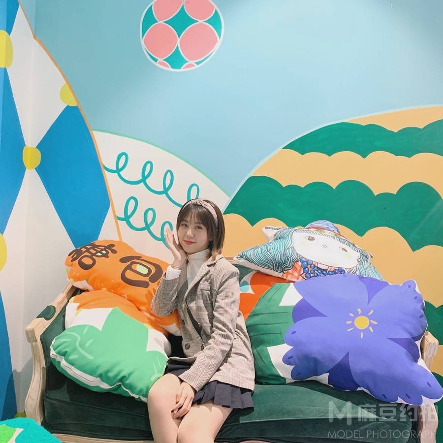 情绪模特