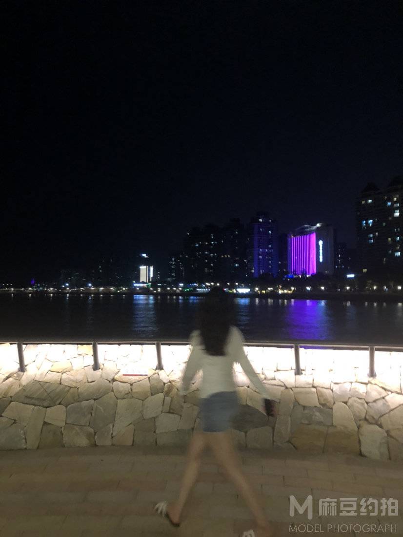 夜景模特
