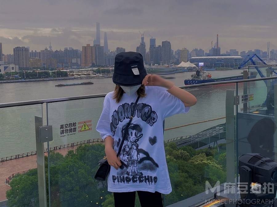 黑白模特
