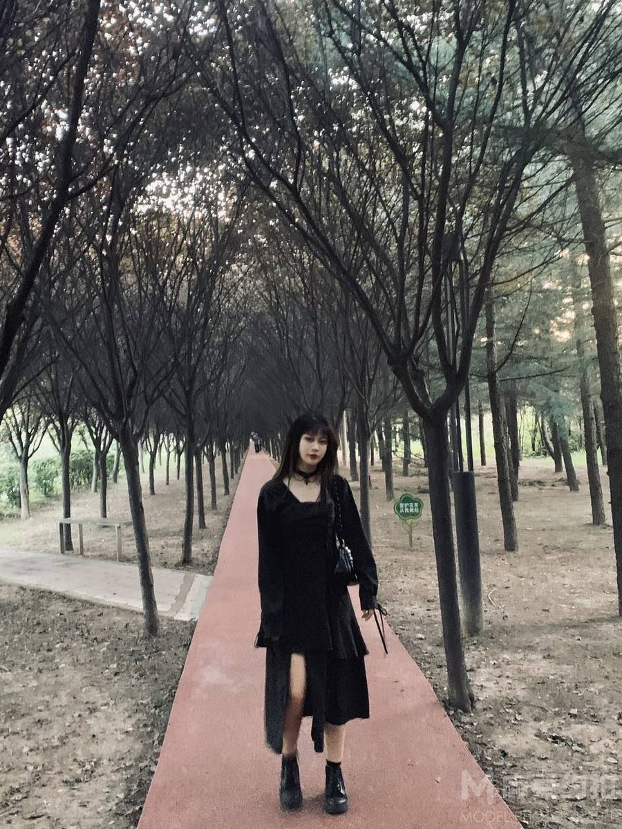 暗黑模特