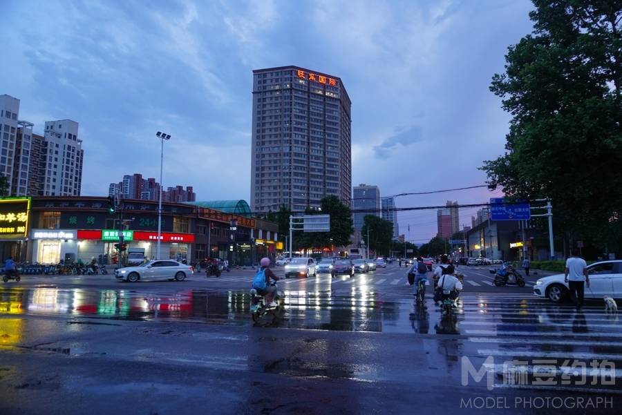 夜景模特