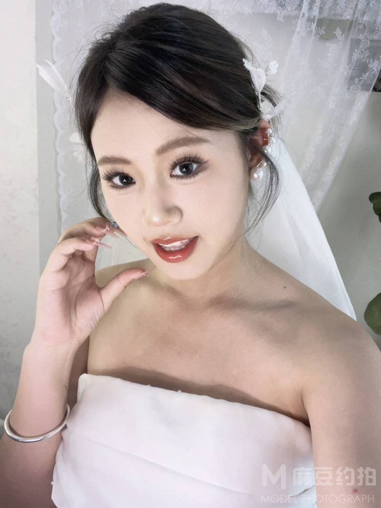 妆容模特