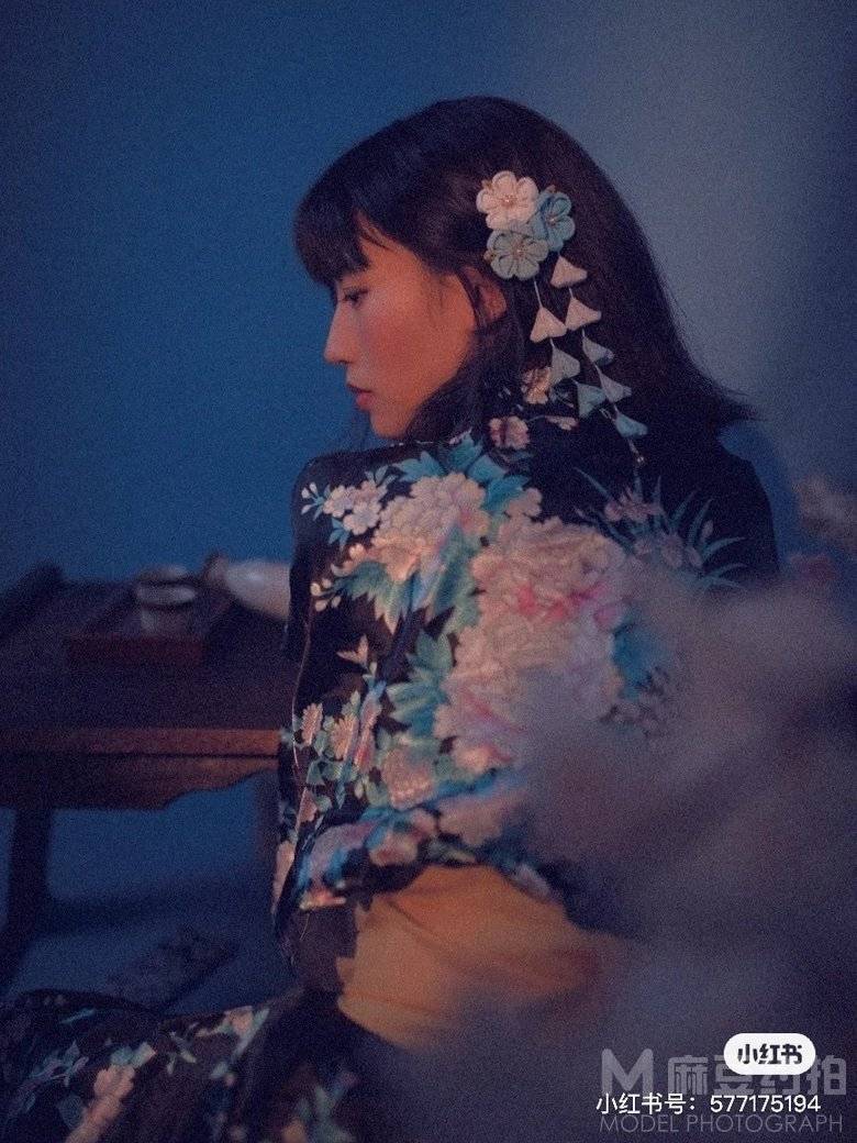 情绪模特