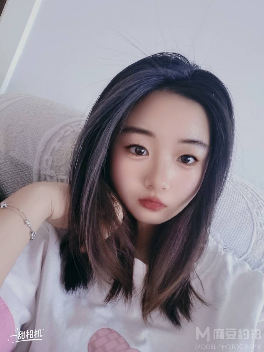 黑白模特