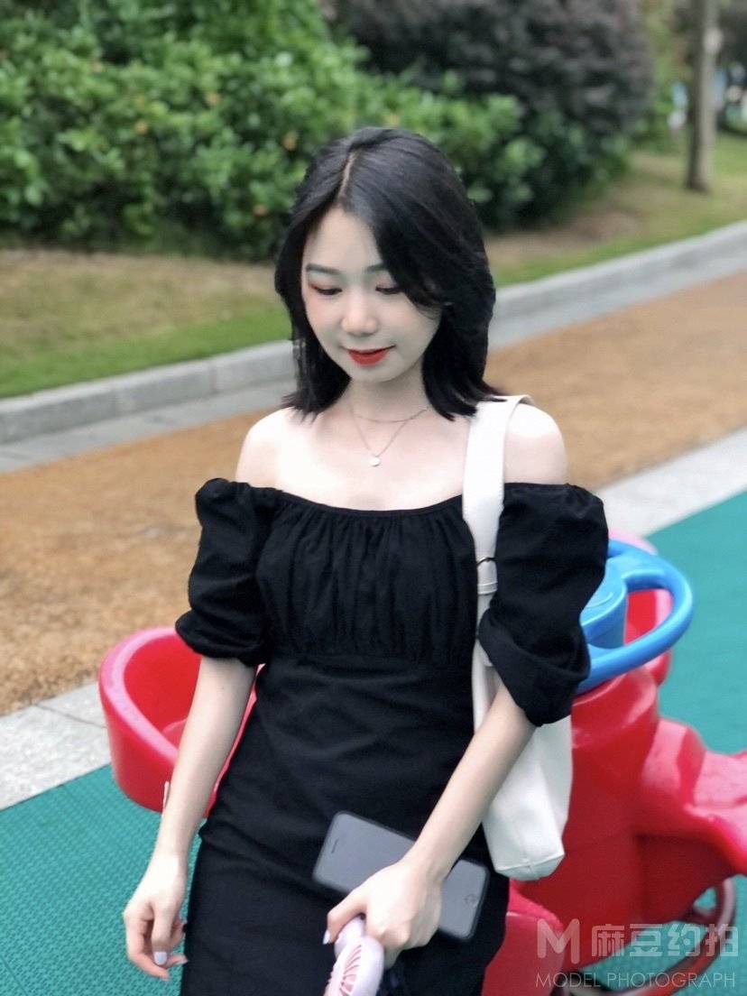 黑白模特