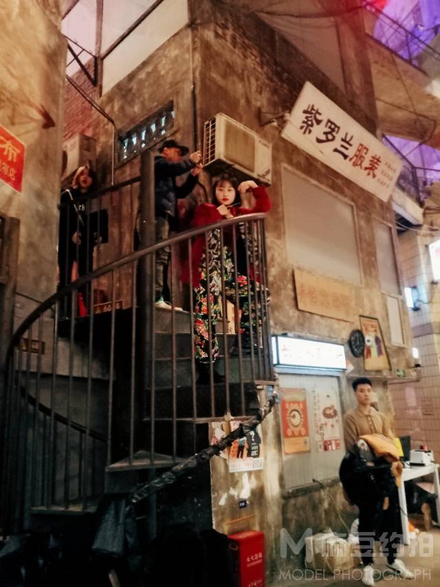 校园模特
