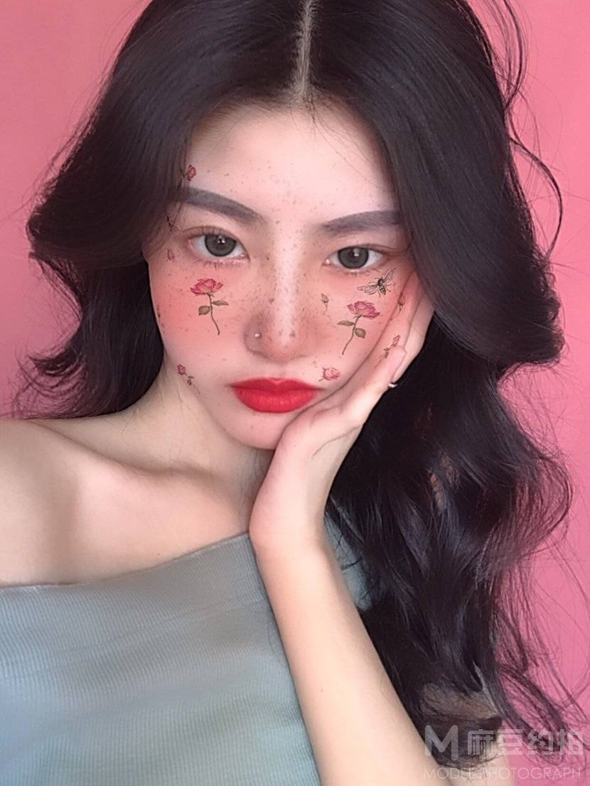 情绪模特