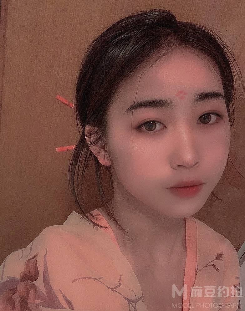 妆容模特