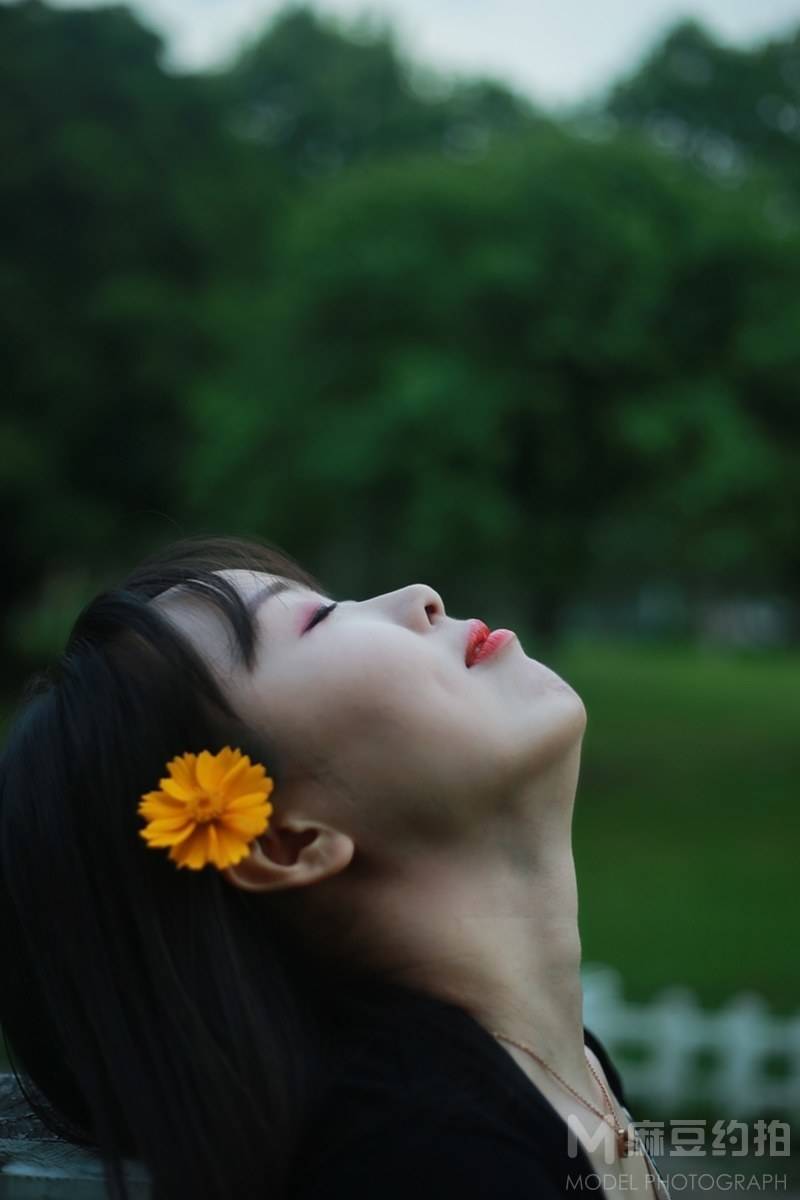 情绪模特