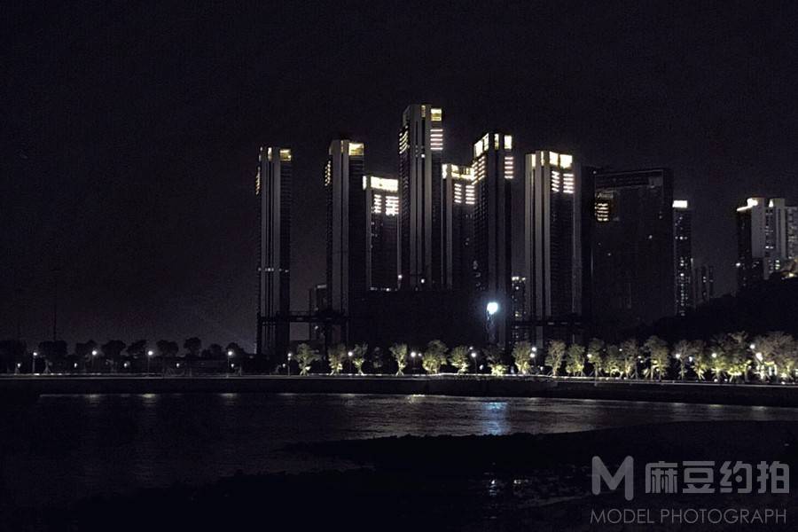 夜景模特