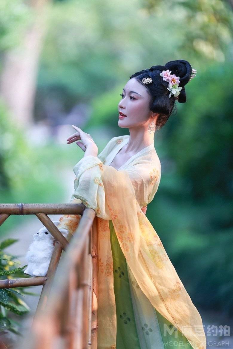 汉服模特