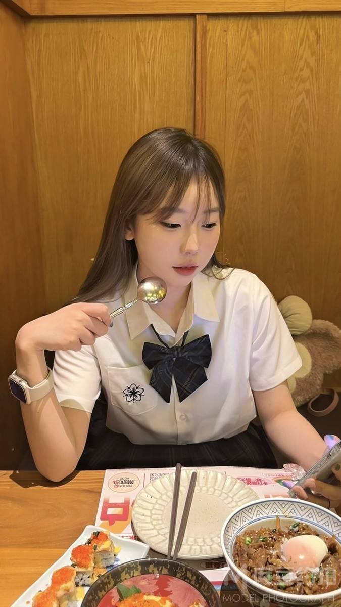 校园模特