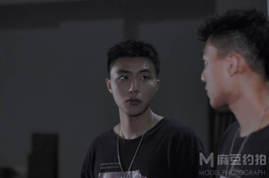 黑白模特