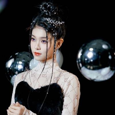 情绪模特