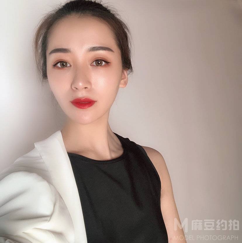 妆容模特