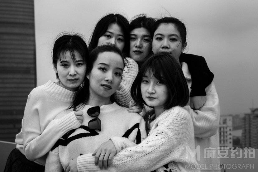 黑白模特