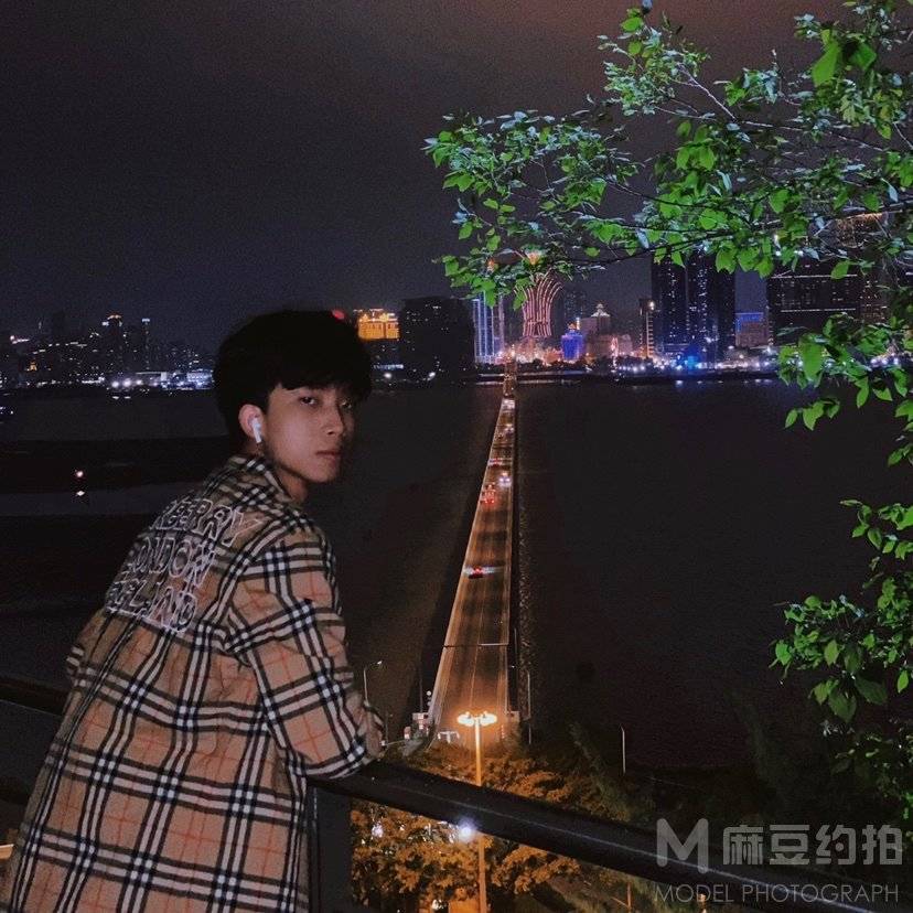 夜景模特