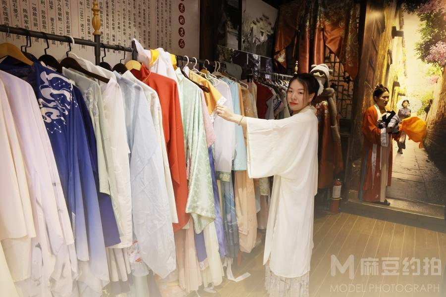 汉服模特