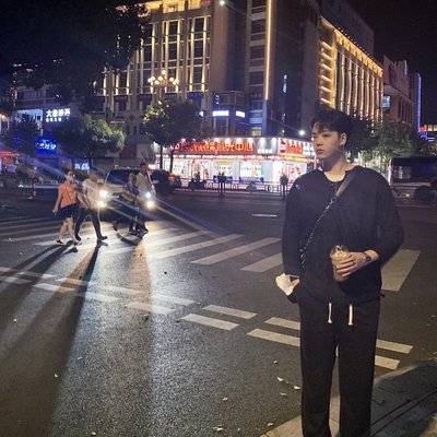 黑白模特