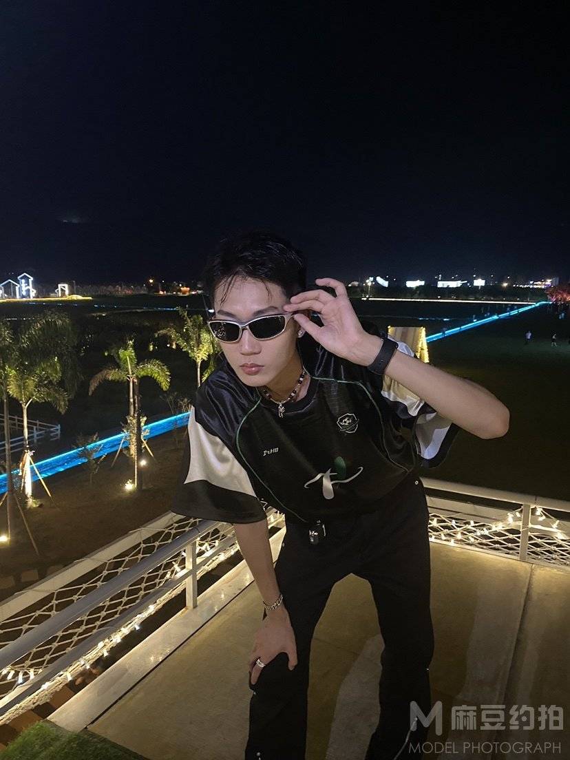 夜景模特