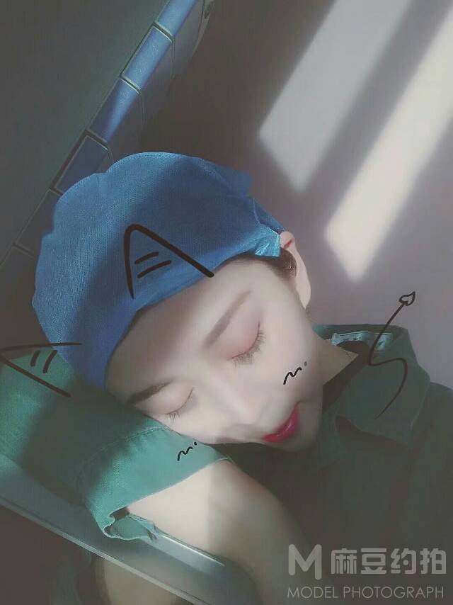 情绪模特
