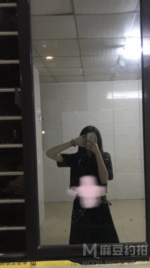 黑白模特