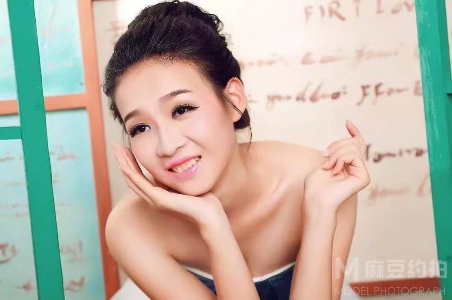 清新模特