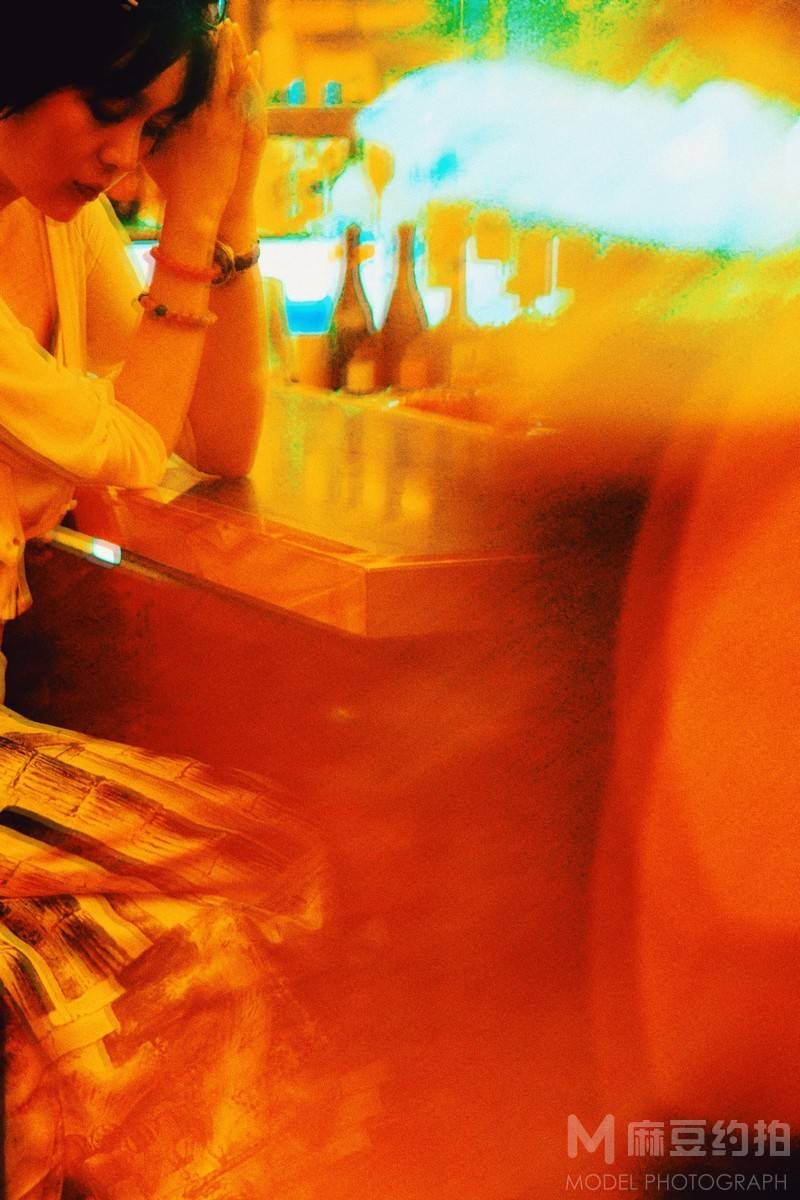 情绪模特