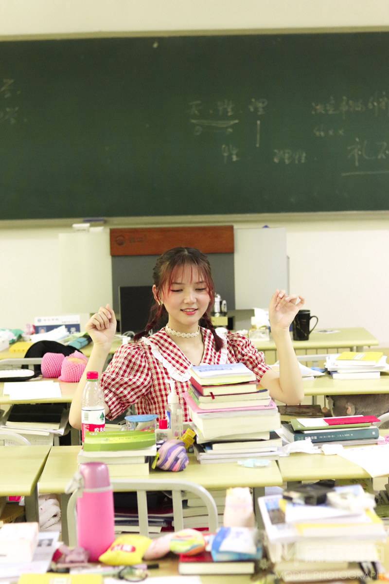 校园模特