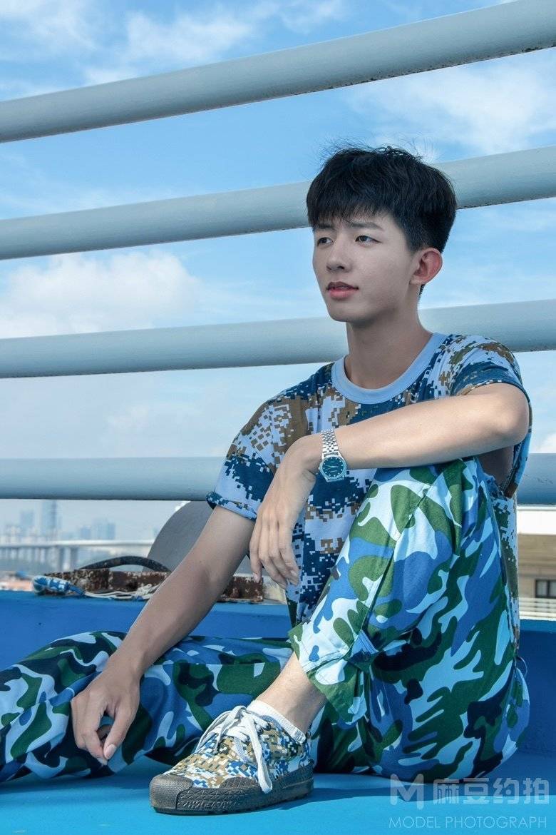 校园模特