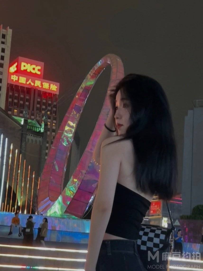 校园模特