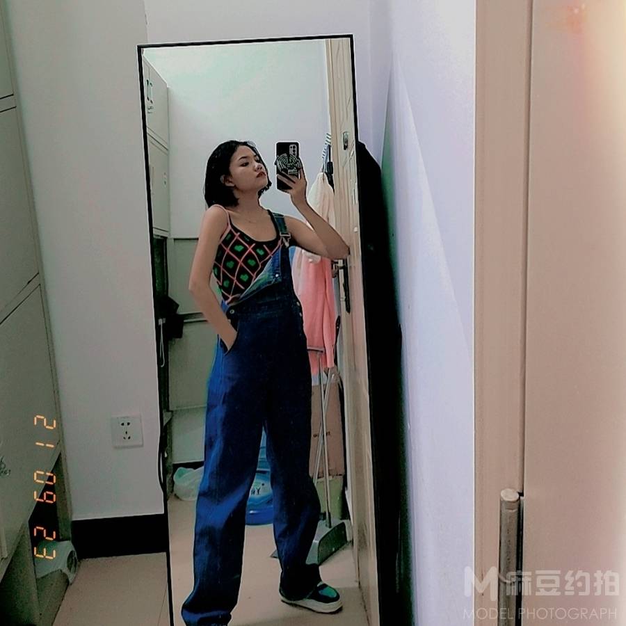 胶片模特