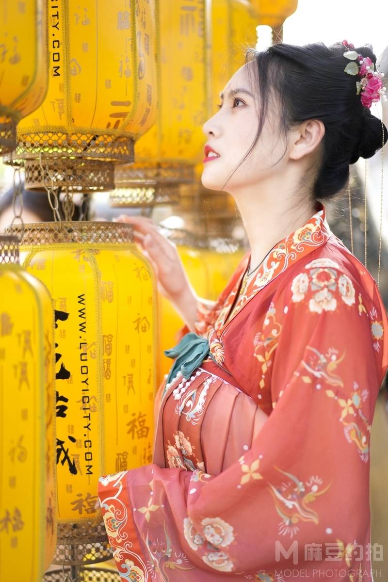 汉服模特