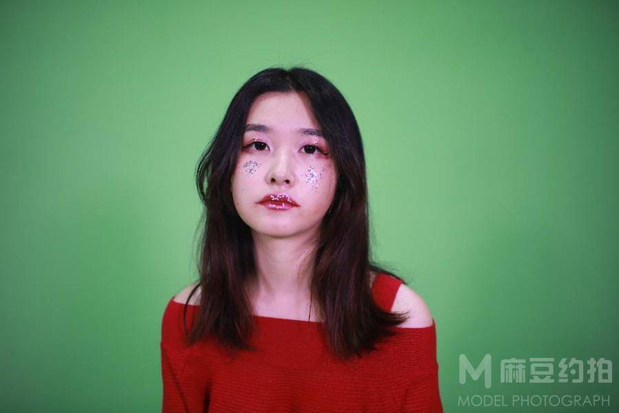 情绪模特