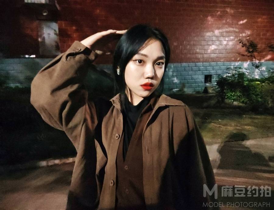 情绪模特