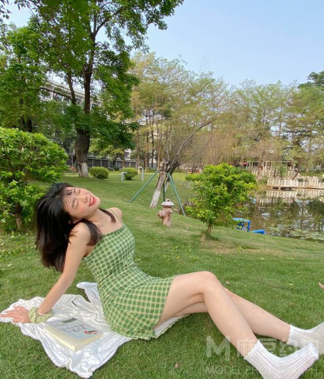 校园模特