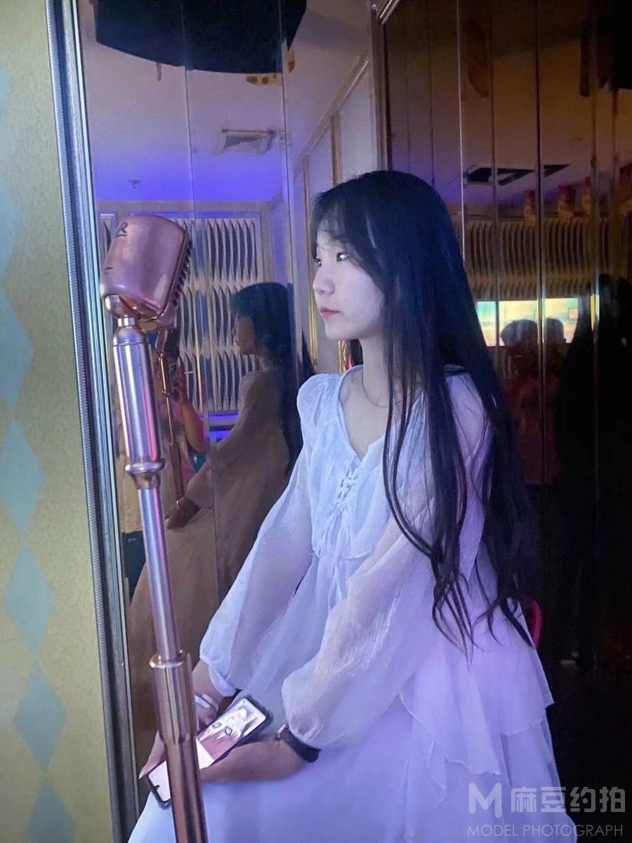 黑白模特
