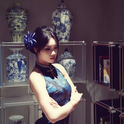 情绪模特