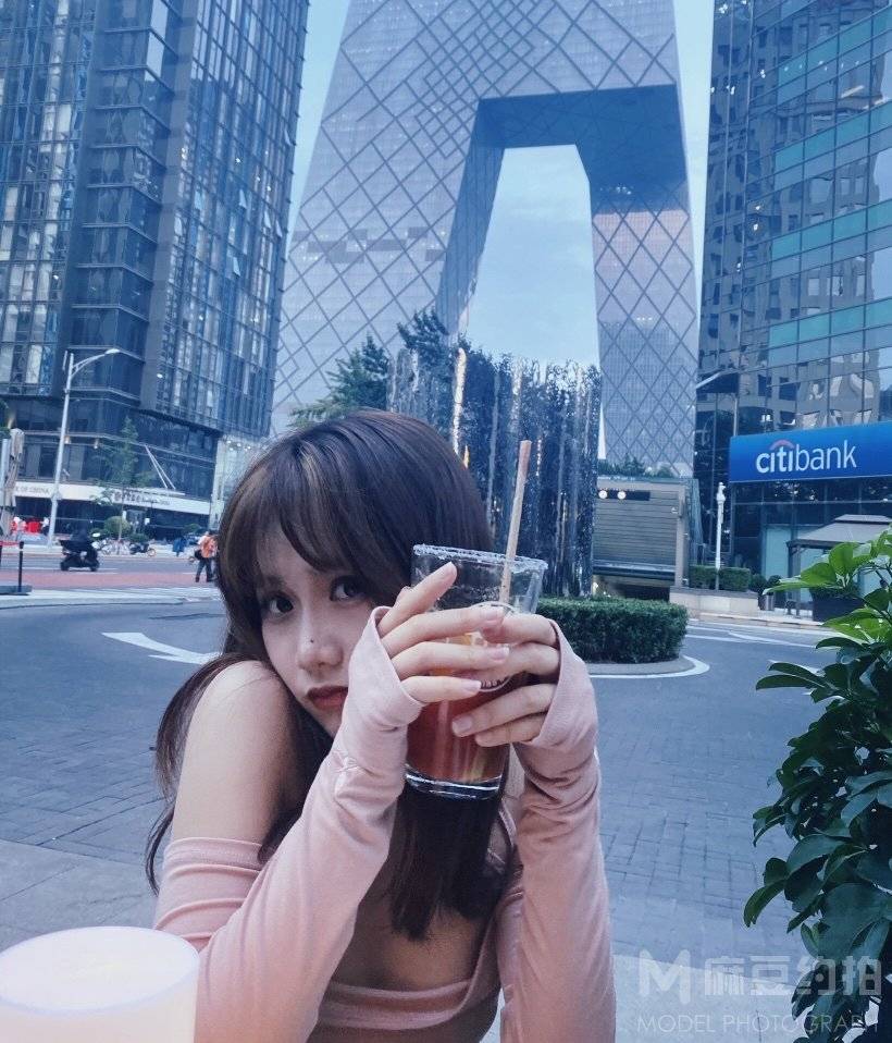 黑白模特
