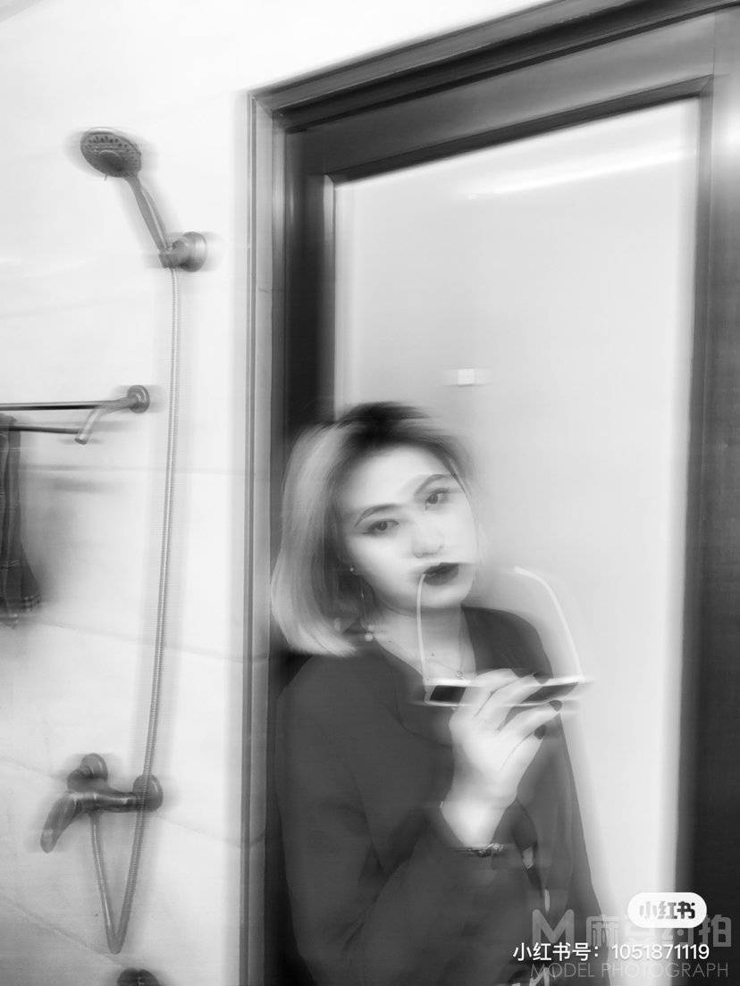 黑白模特