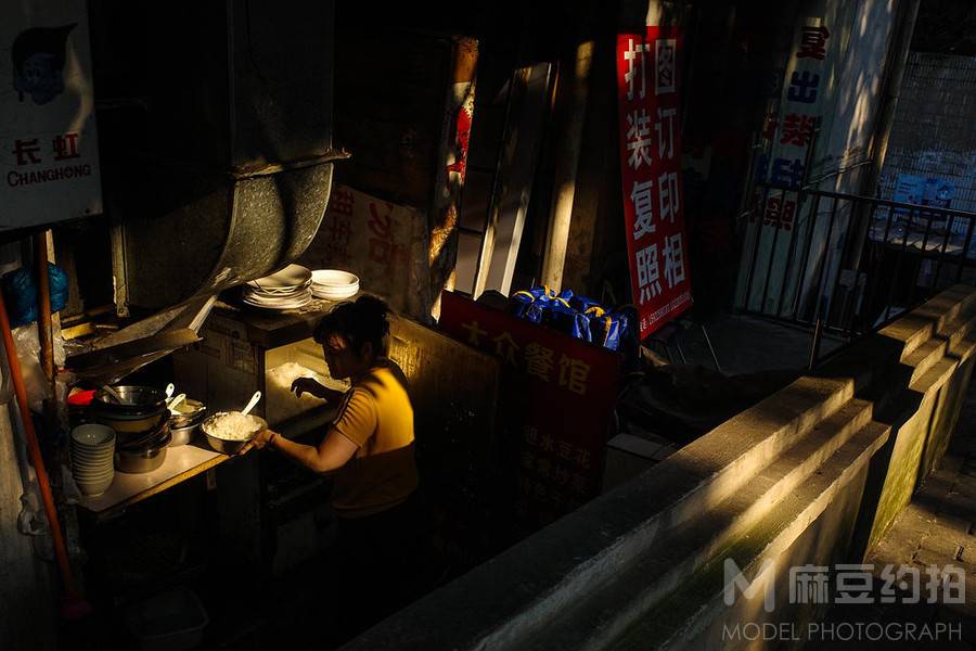 黑白模特