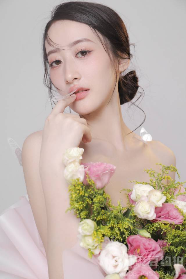 胶片模特