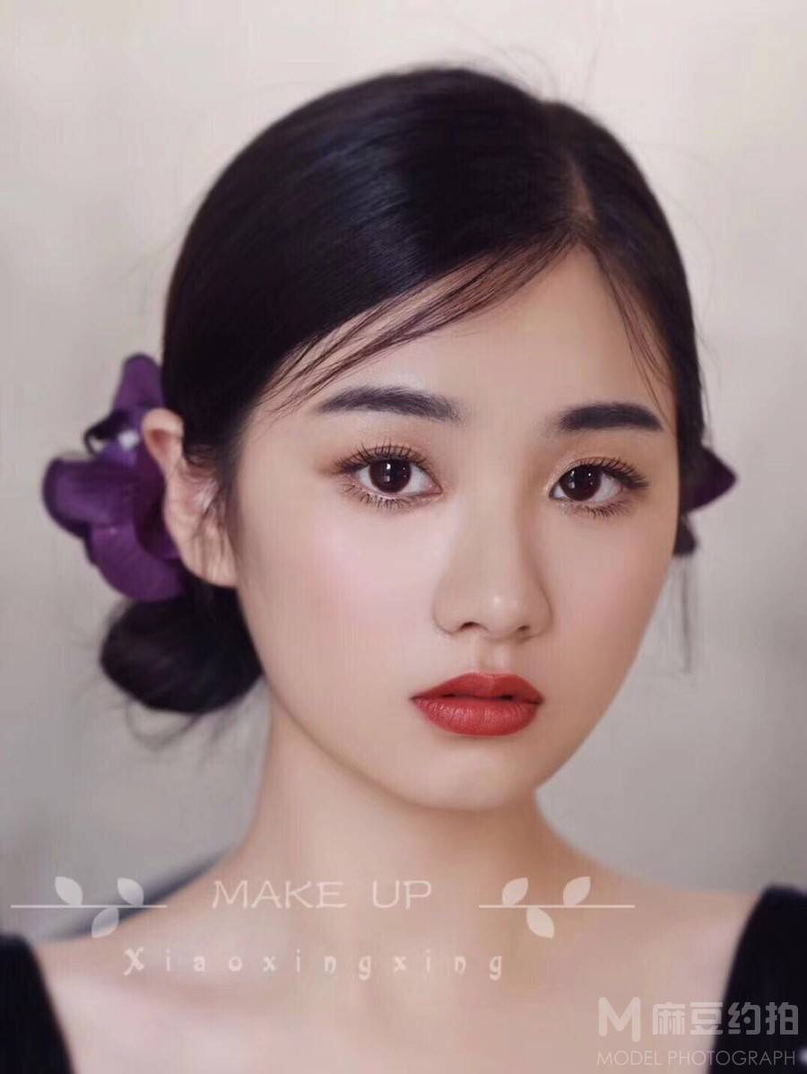 妆容模特