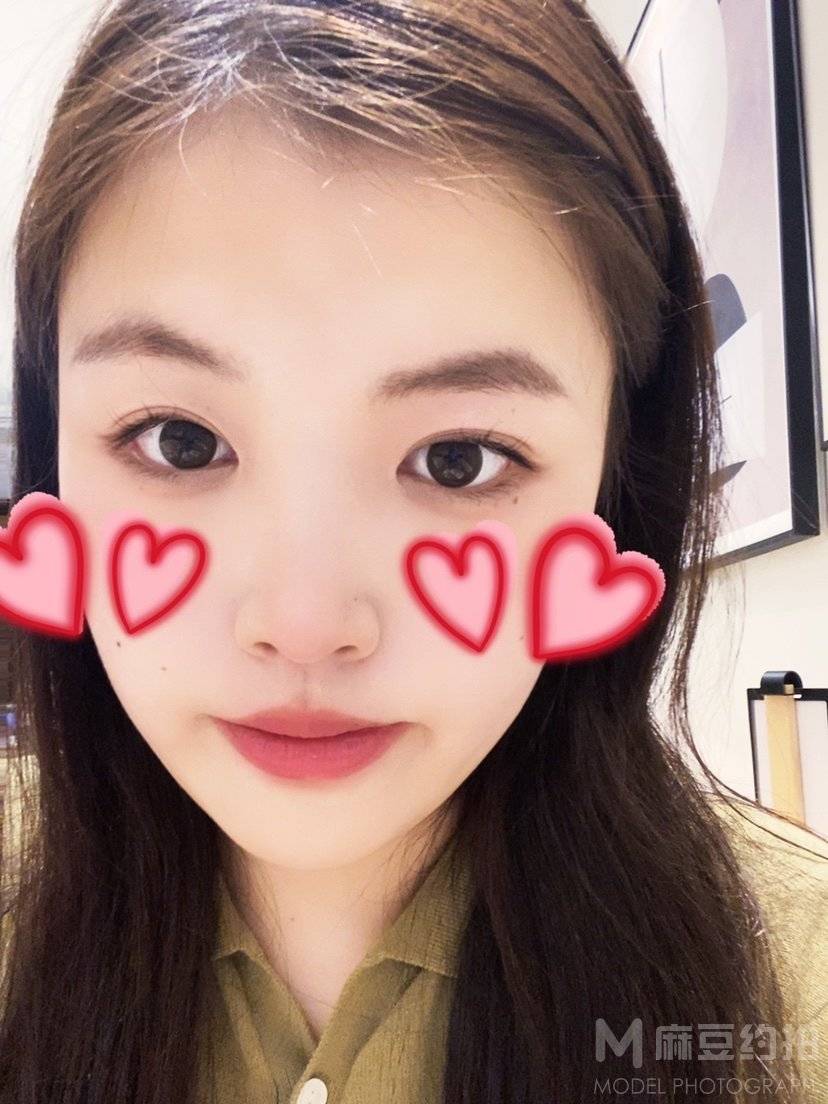 妆容模特