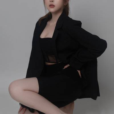 黑白模特