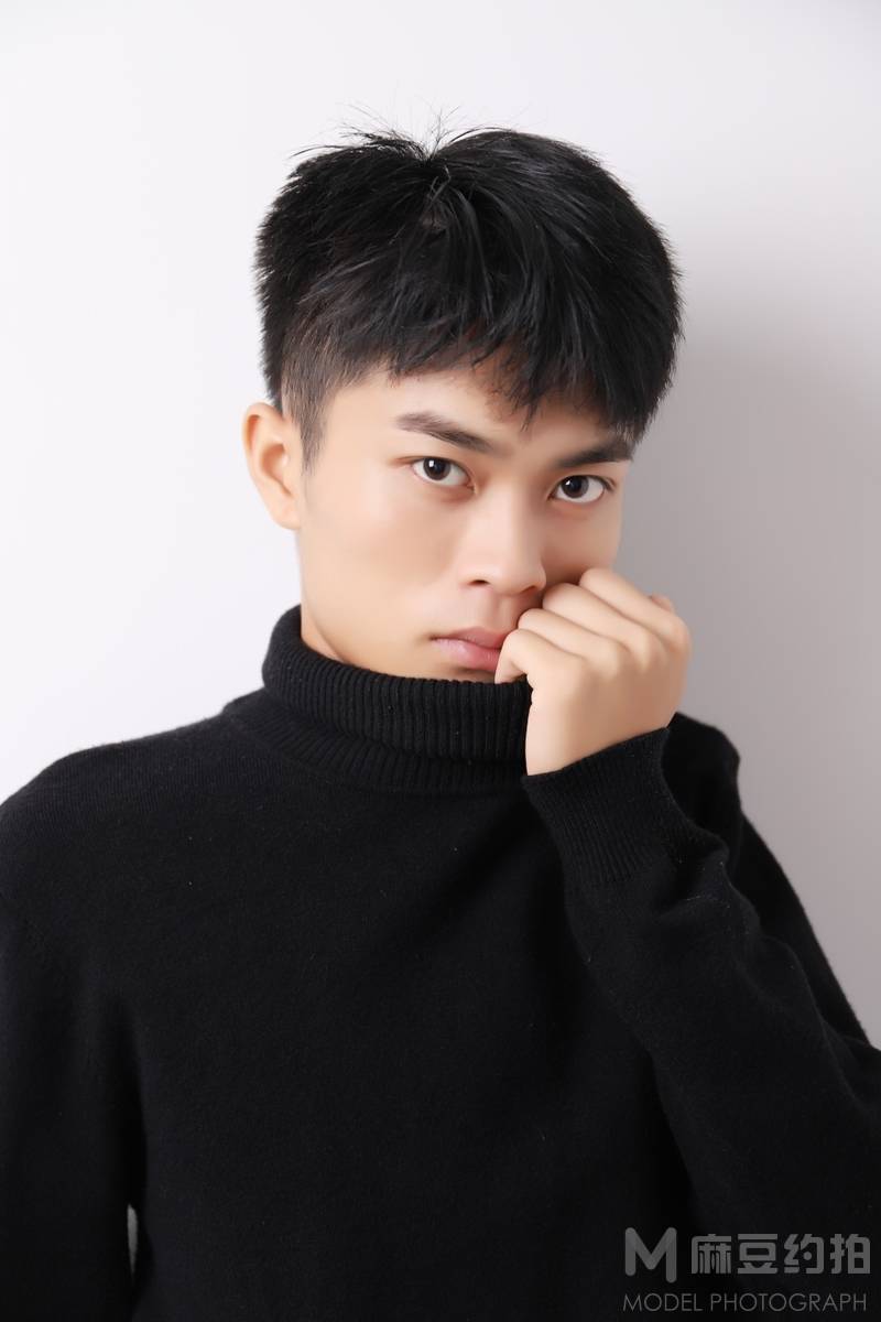 黑白模特